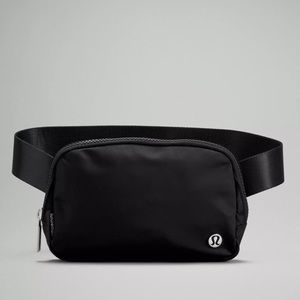 Lululemon Everywhere Belt Bag Black